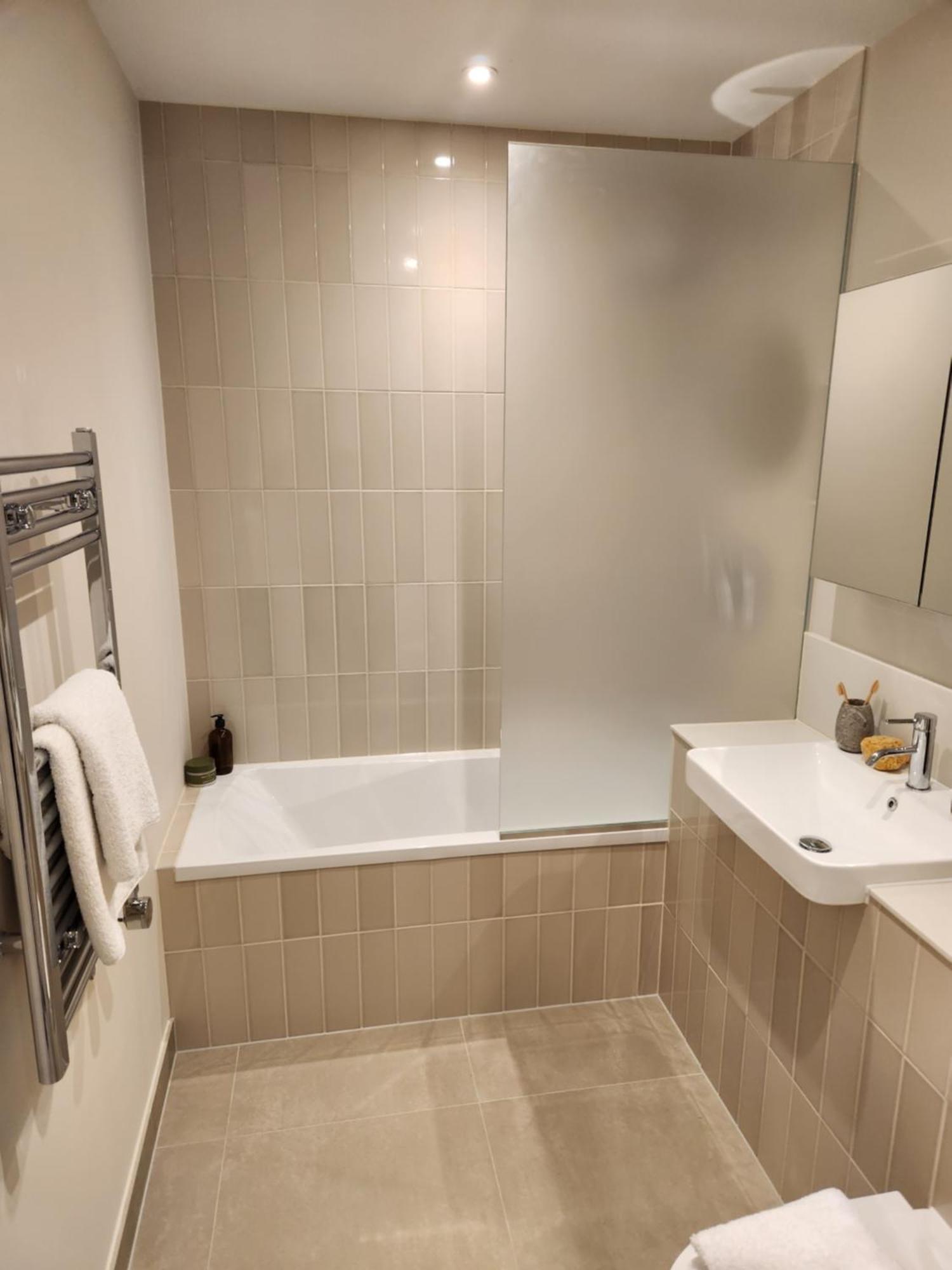 Kings Mews Elegance: City Sparrow's Premier 3-bedroom Residences Appartement *