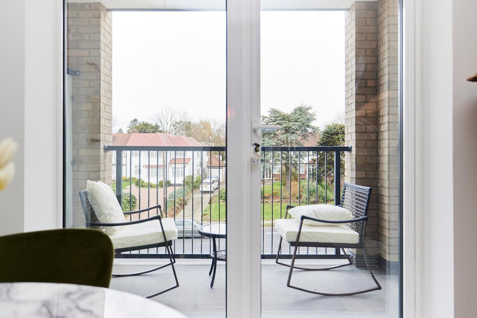 The Wembley Park Retreat - Modern 2bdr Flat With Balcony Apartment London