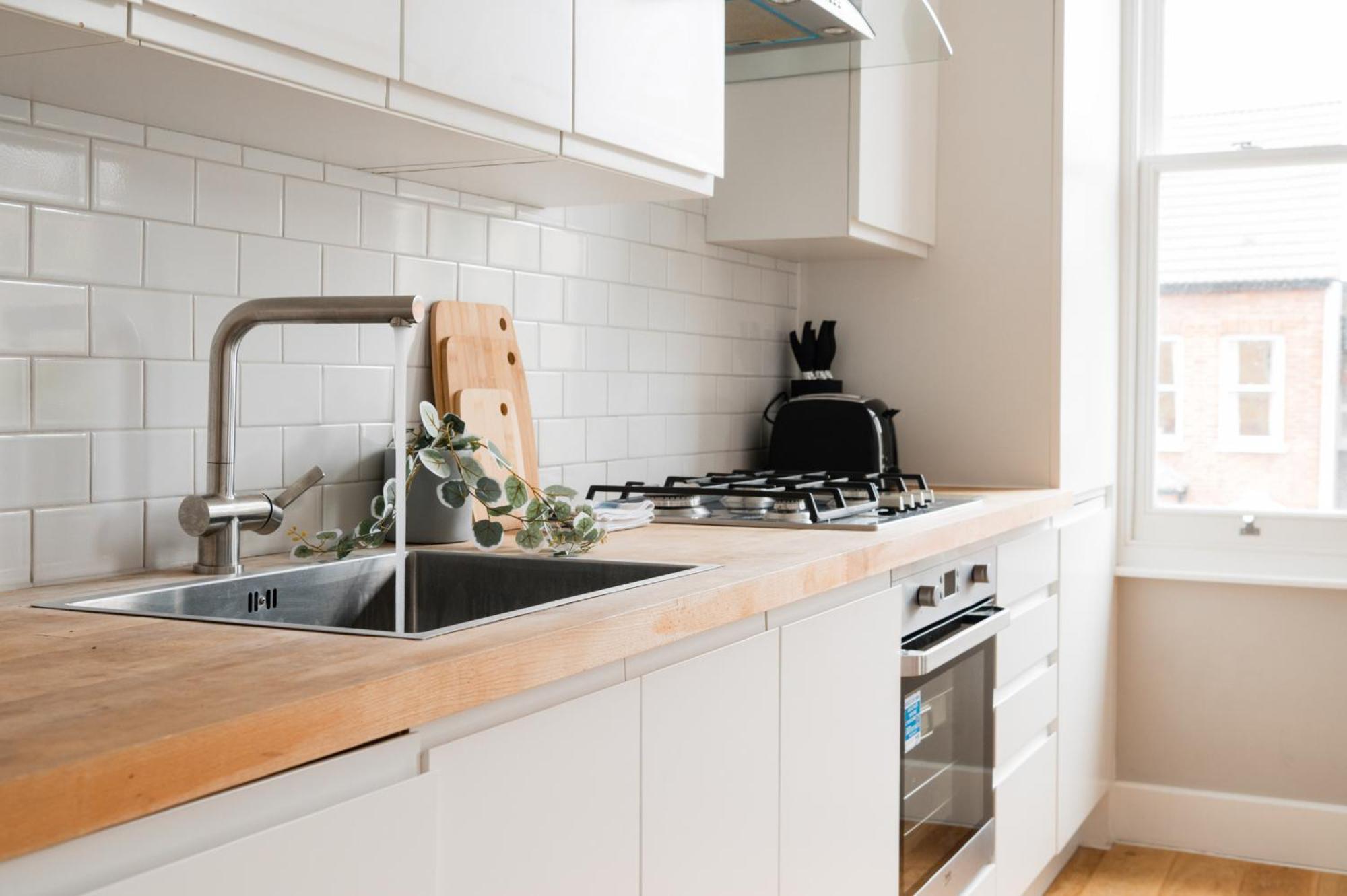Stylish & Modern In Honor Oak Apartment London