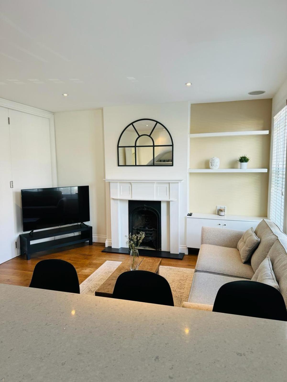 Stunning Flat In Chiswick Apartment *