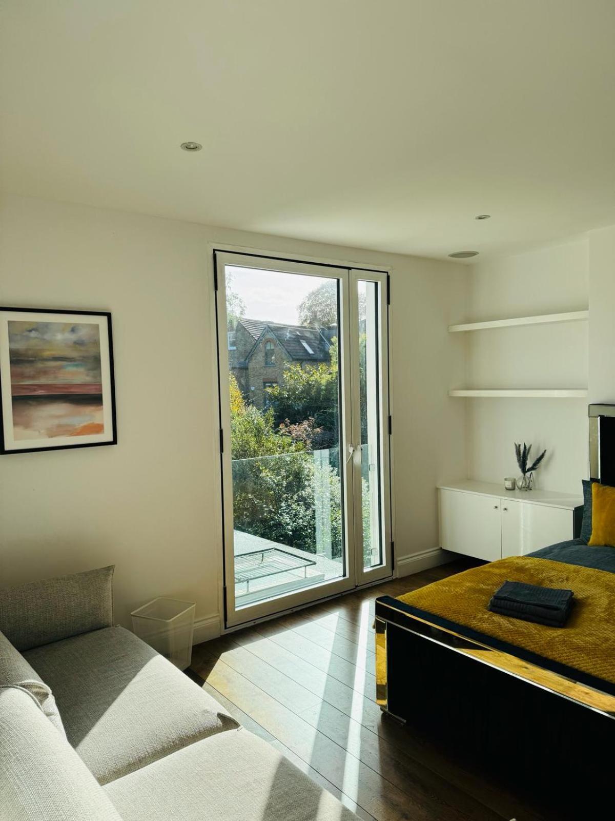 Stunning Flat In Chiswick Apartment