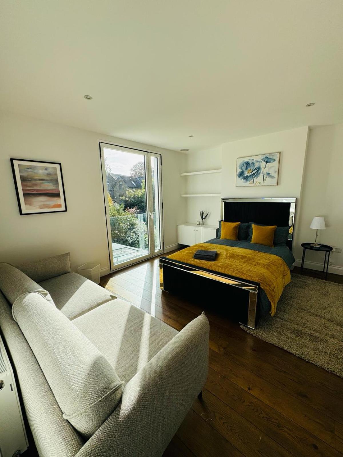Stunning Flat In Chiswick London