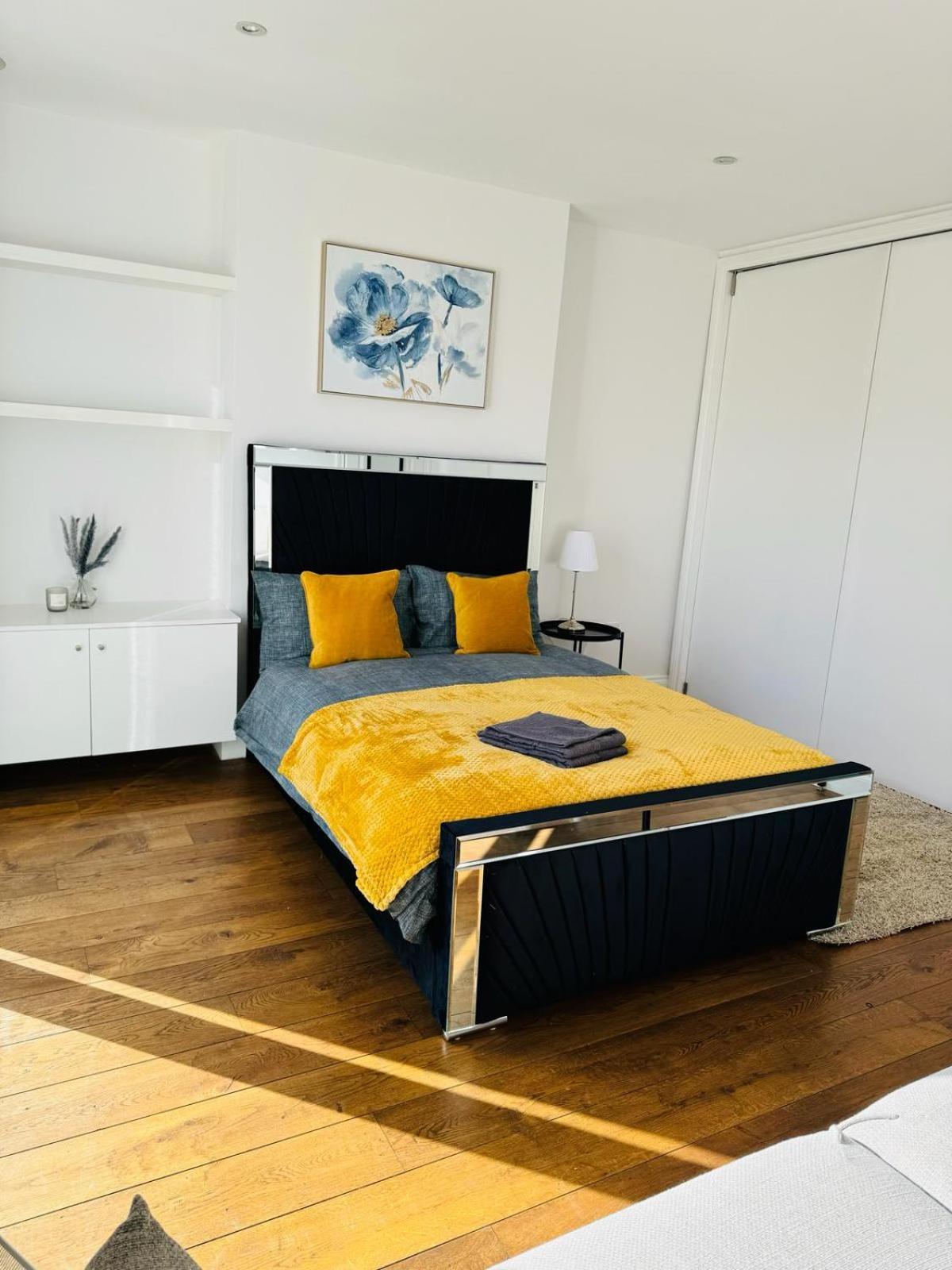 Stunning Flat In Chiswick