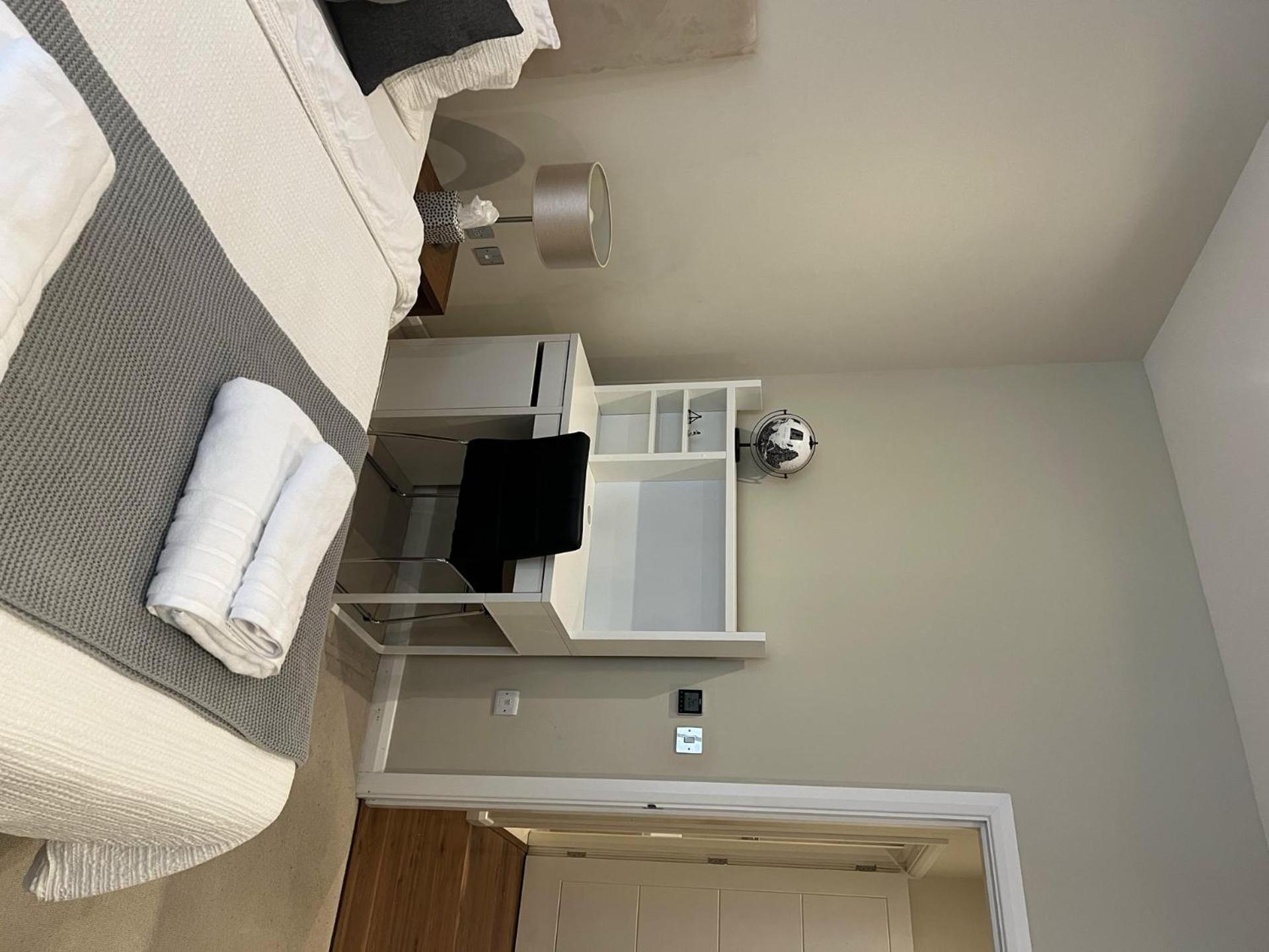 Beautiful 2-bed In Apartment