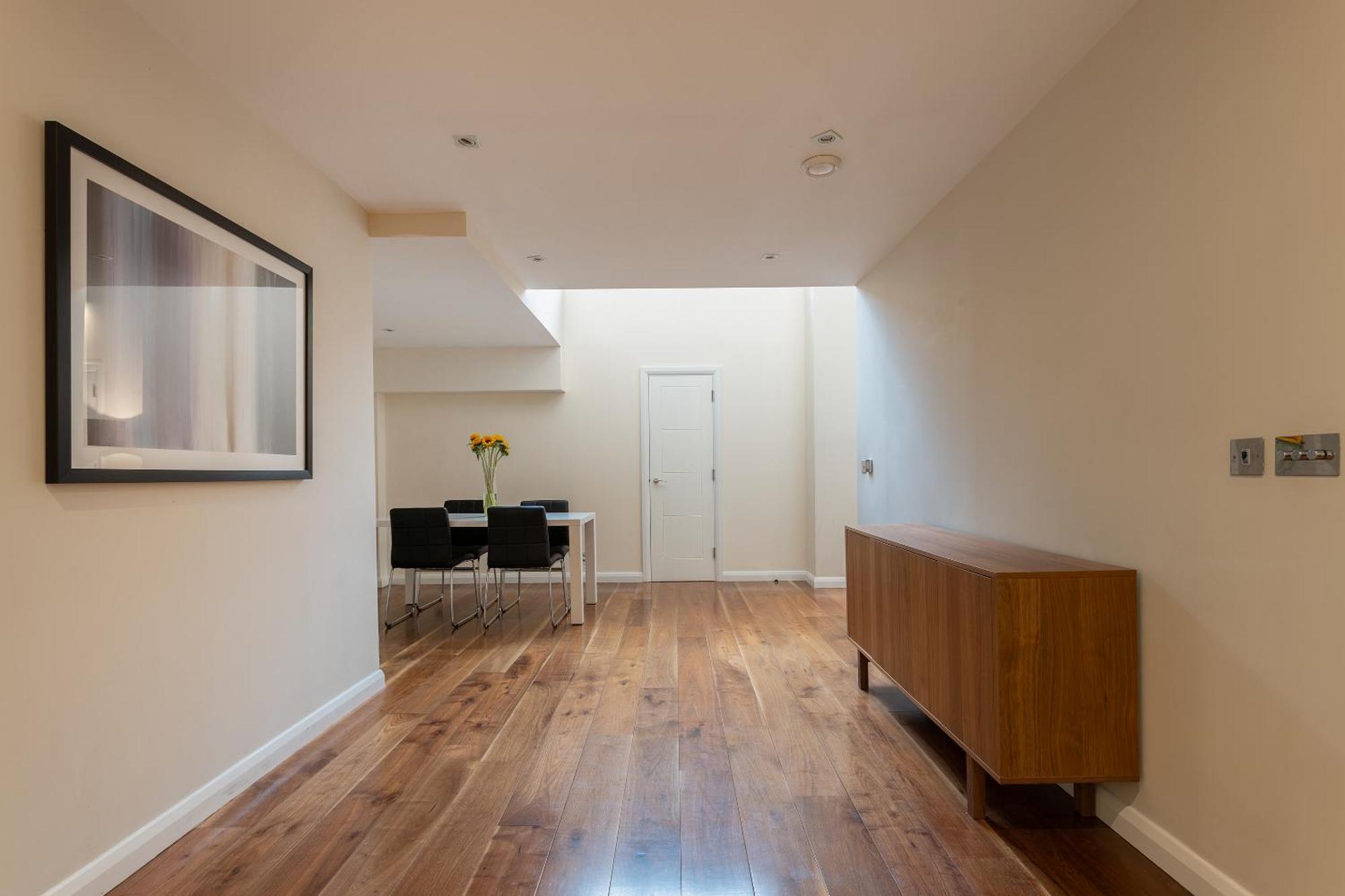Beautiful 2-bed In Apartment London