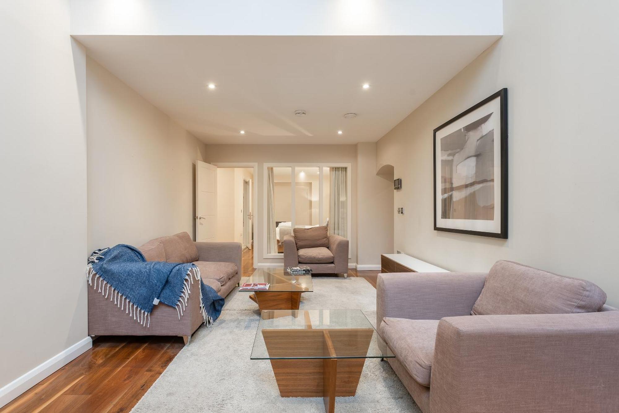 Beautiful 2-bed In Apartment