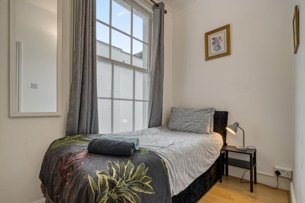 Cosy 2br Retreat Near Paddington Station * Londen