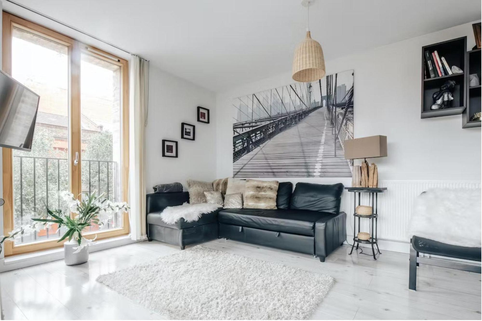 Stunning 2-bed & Balcony In Notting Hill Appartement Londen