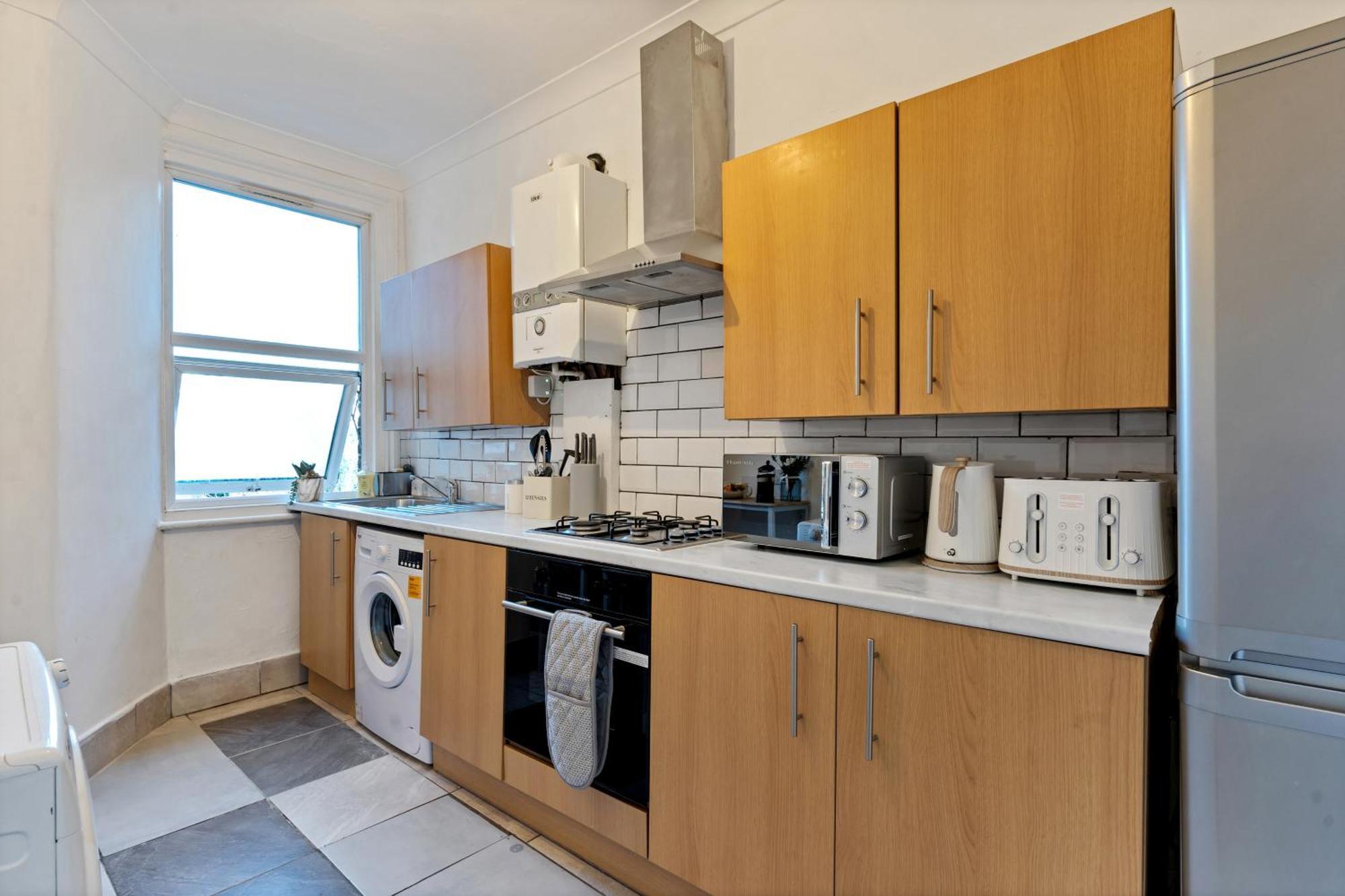 Stylish 2 Bed Near Appartement