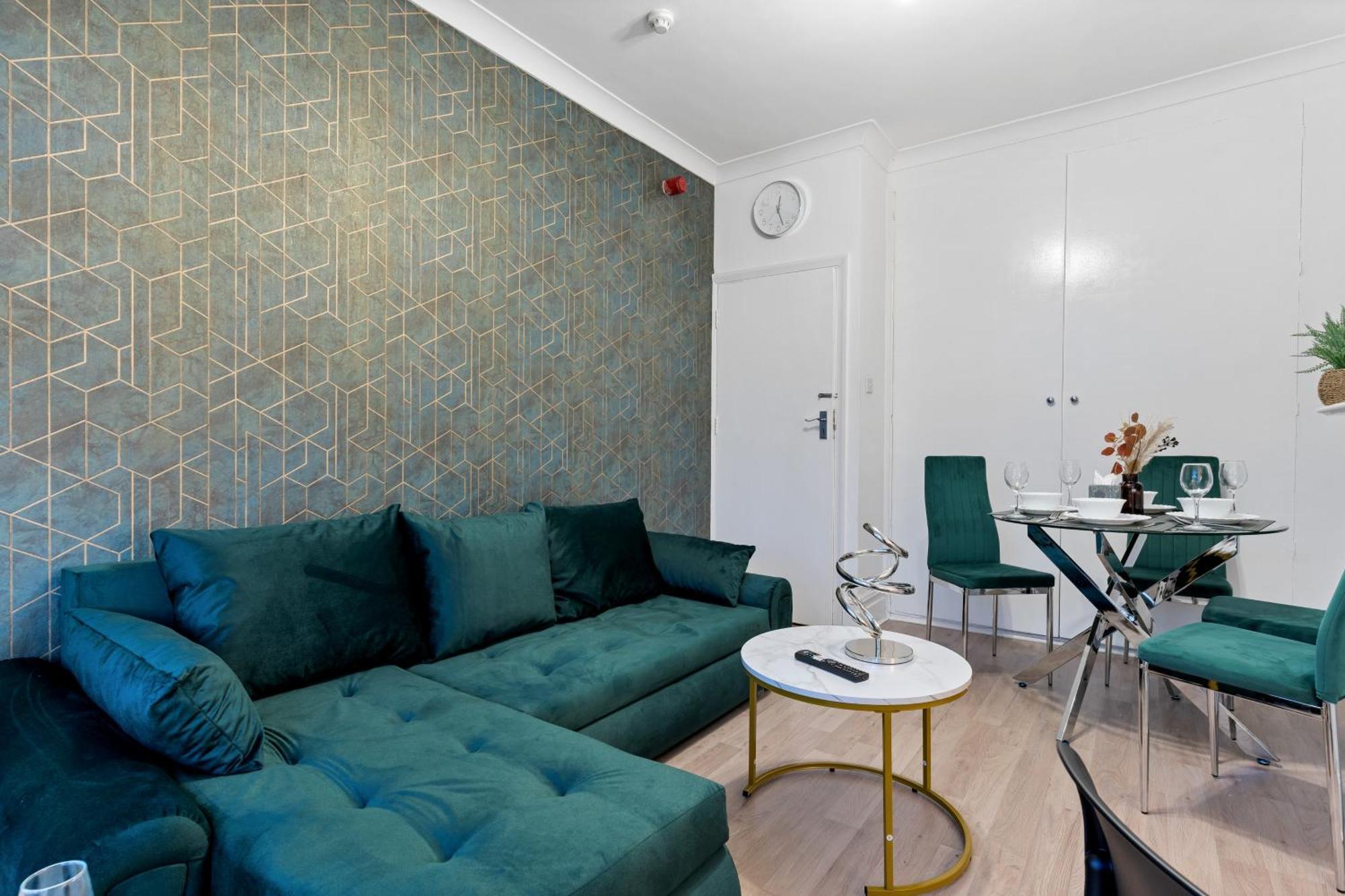 Appartement Stylish 2 Bed Near *