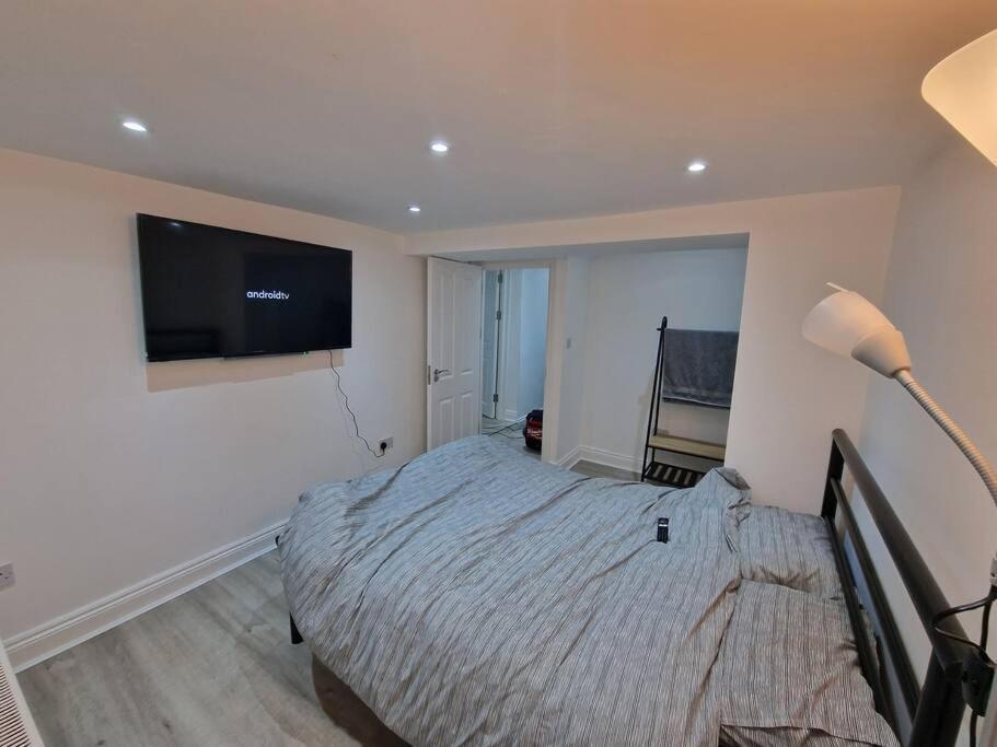 Modern Flat On Lea Bridge Road. Appartement *