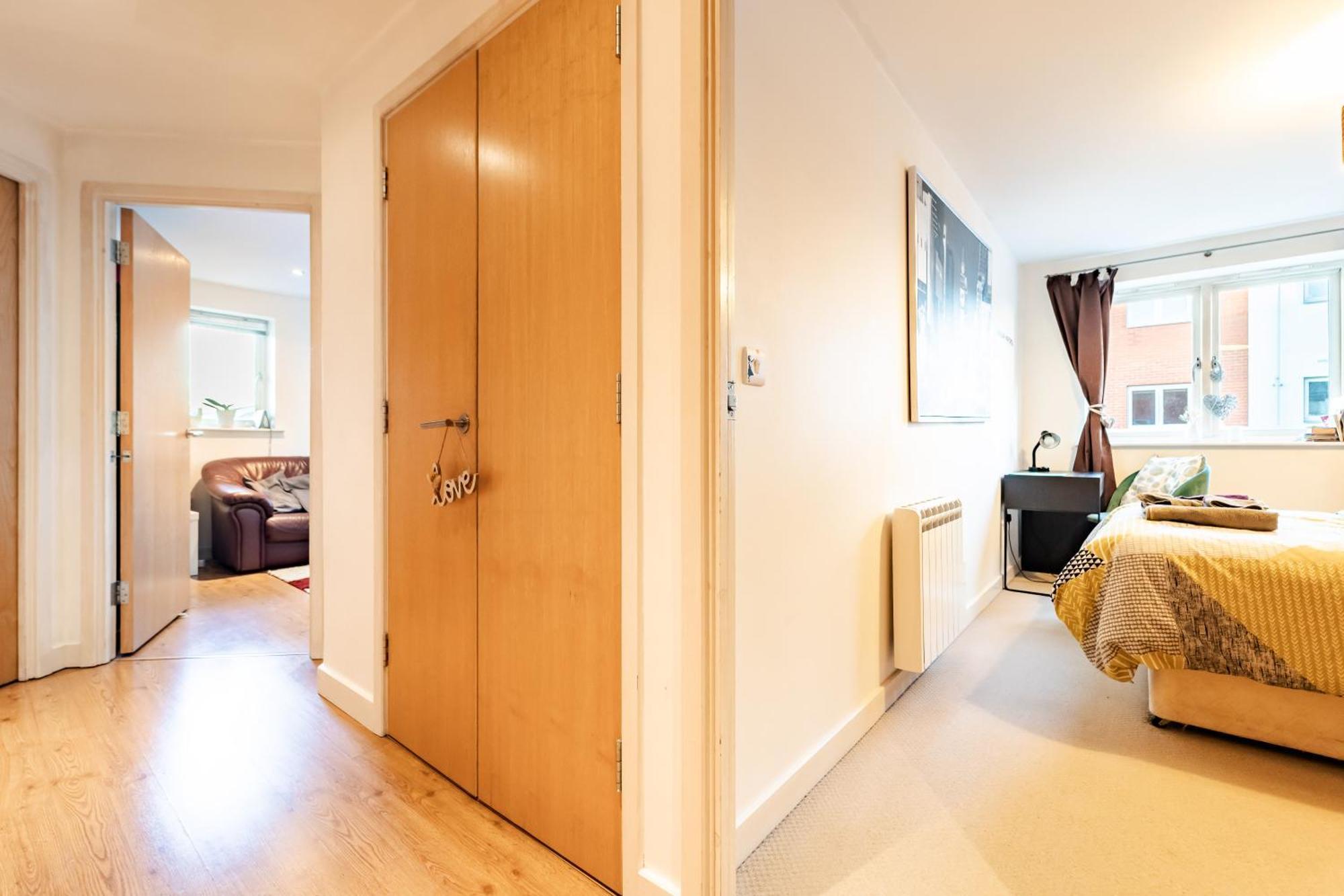 Apartment Superhost 1 Bedroom Flat 15 Mins To Center,zone 2 *