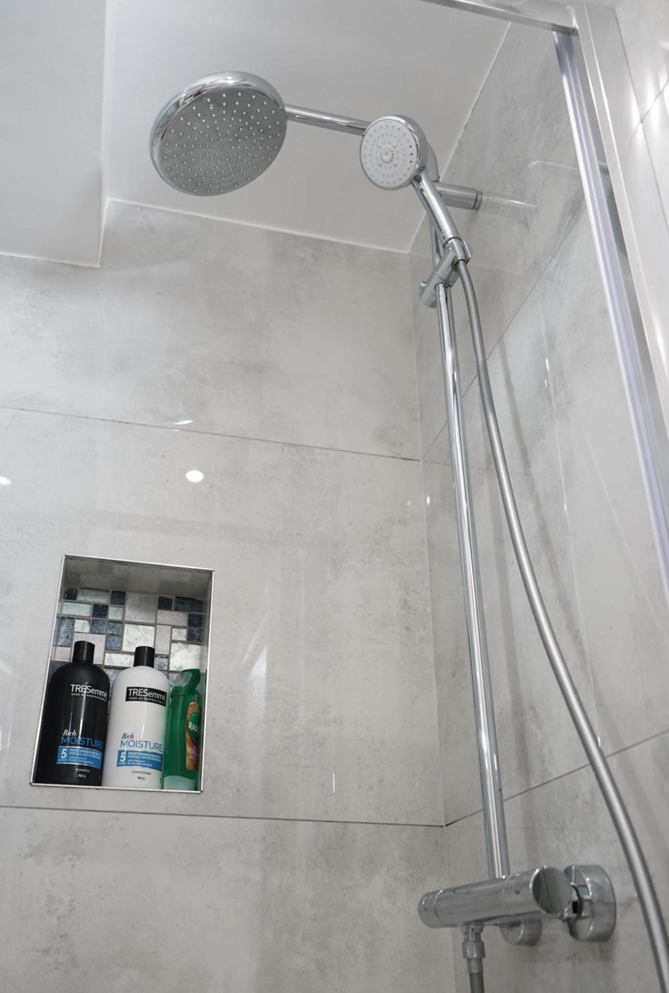Luxury House Sleeps 13, 2 Minutes To Metro Сasa de vacaciones Londres