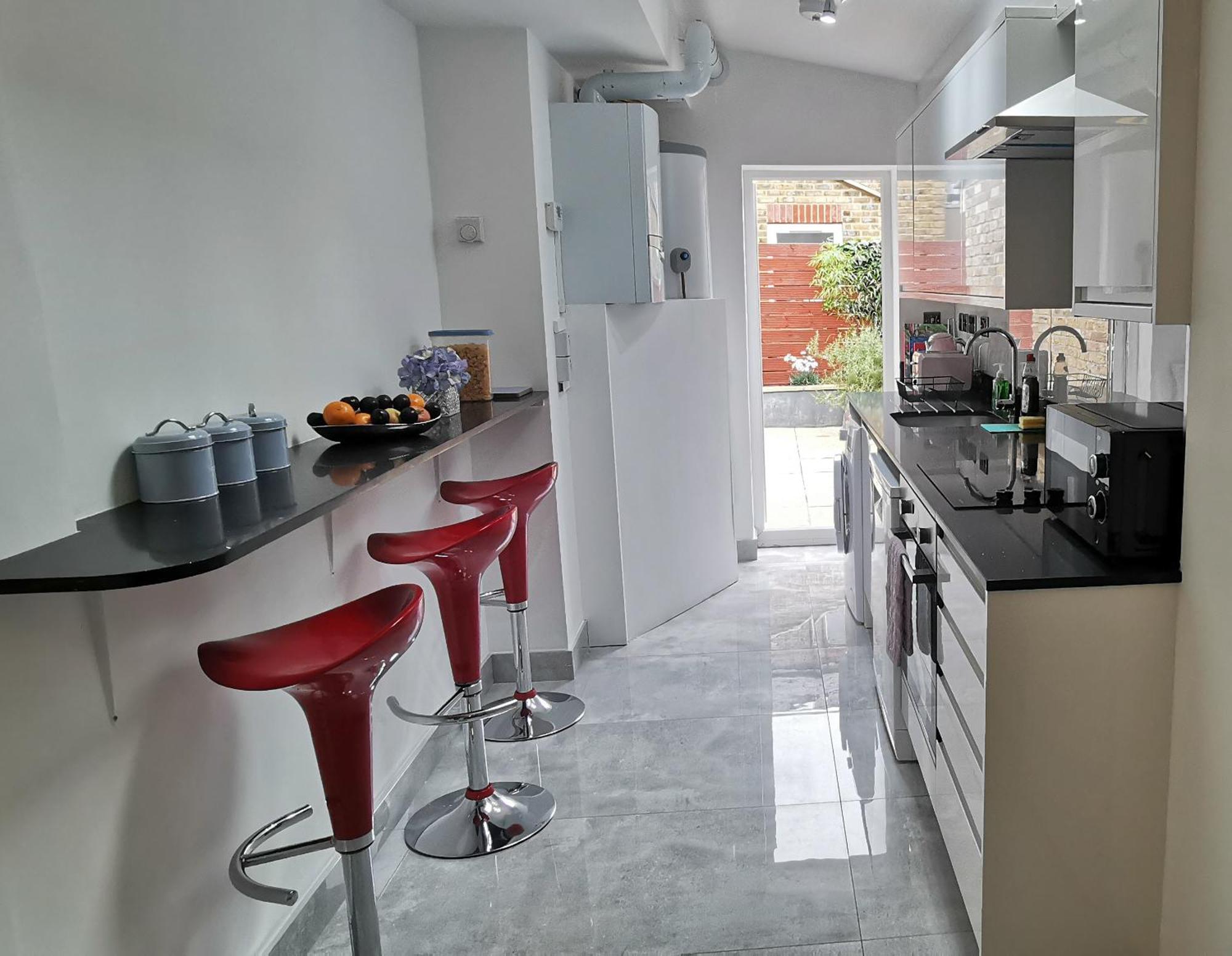 Luxury House Sleeps 13, 2 Minutes To Metro Сasa de vacaciones