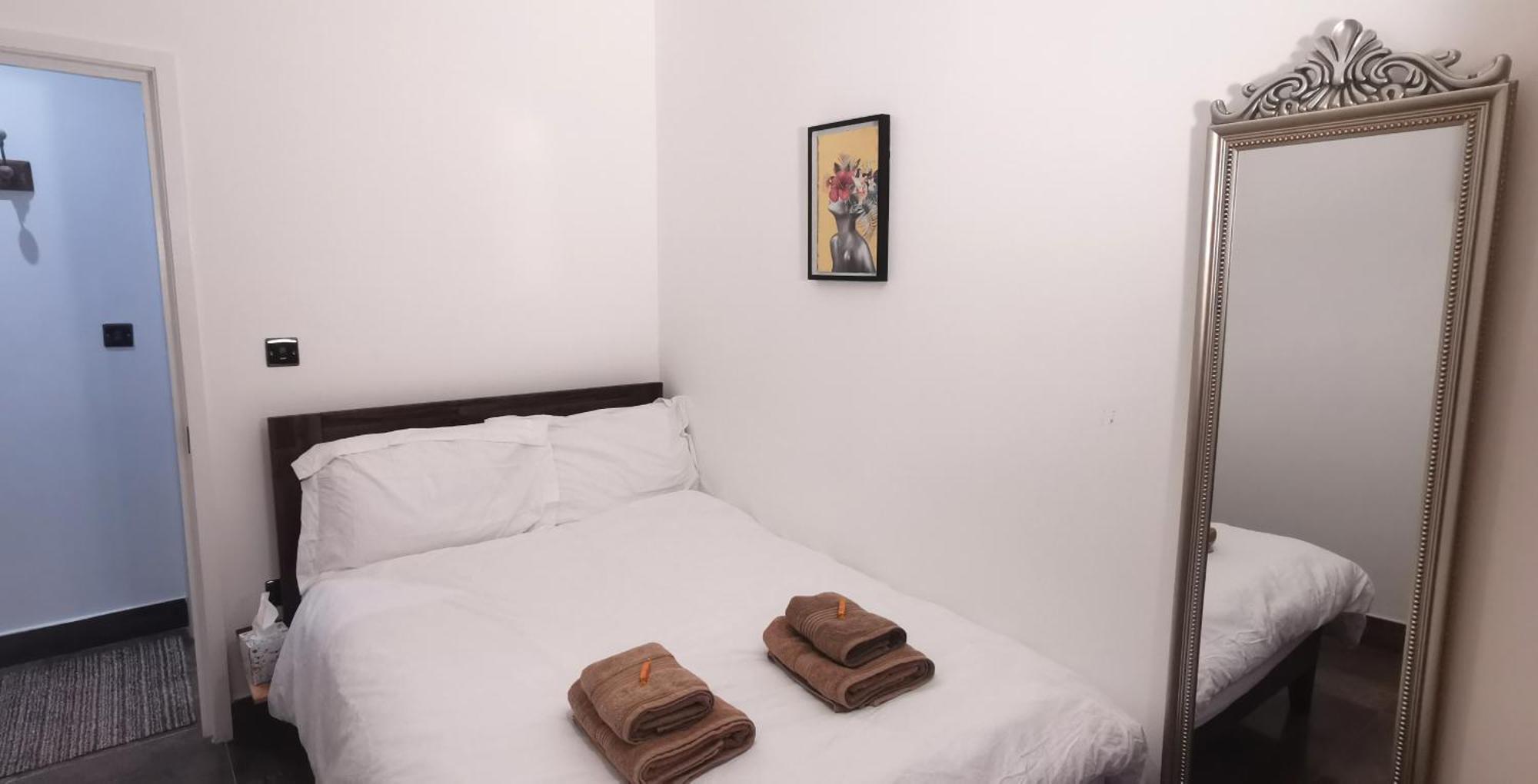 Luxury House Sleeps 13, 2 Minutes To Metro Сasa de vacaciones *
