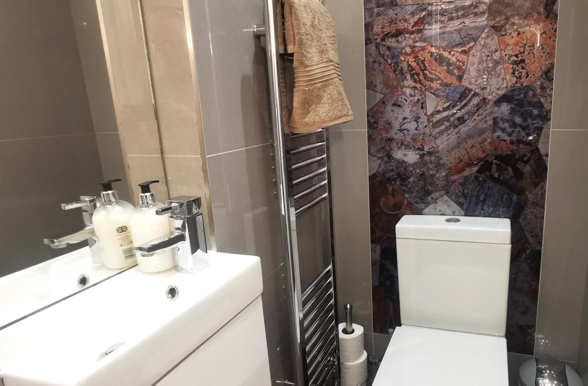 Luxury House Sleeps 13, 2 Minutes To Metro * Londres