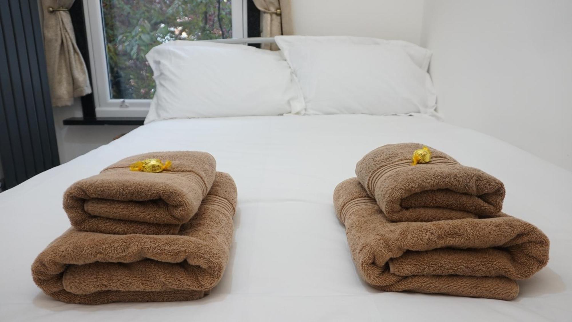 Luxury House Sleeps 13, 2 Minutes To Metro Сasa de vacaciones *