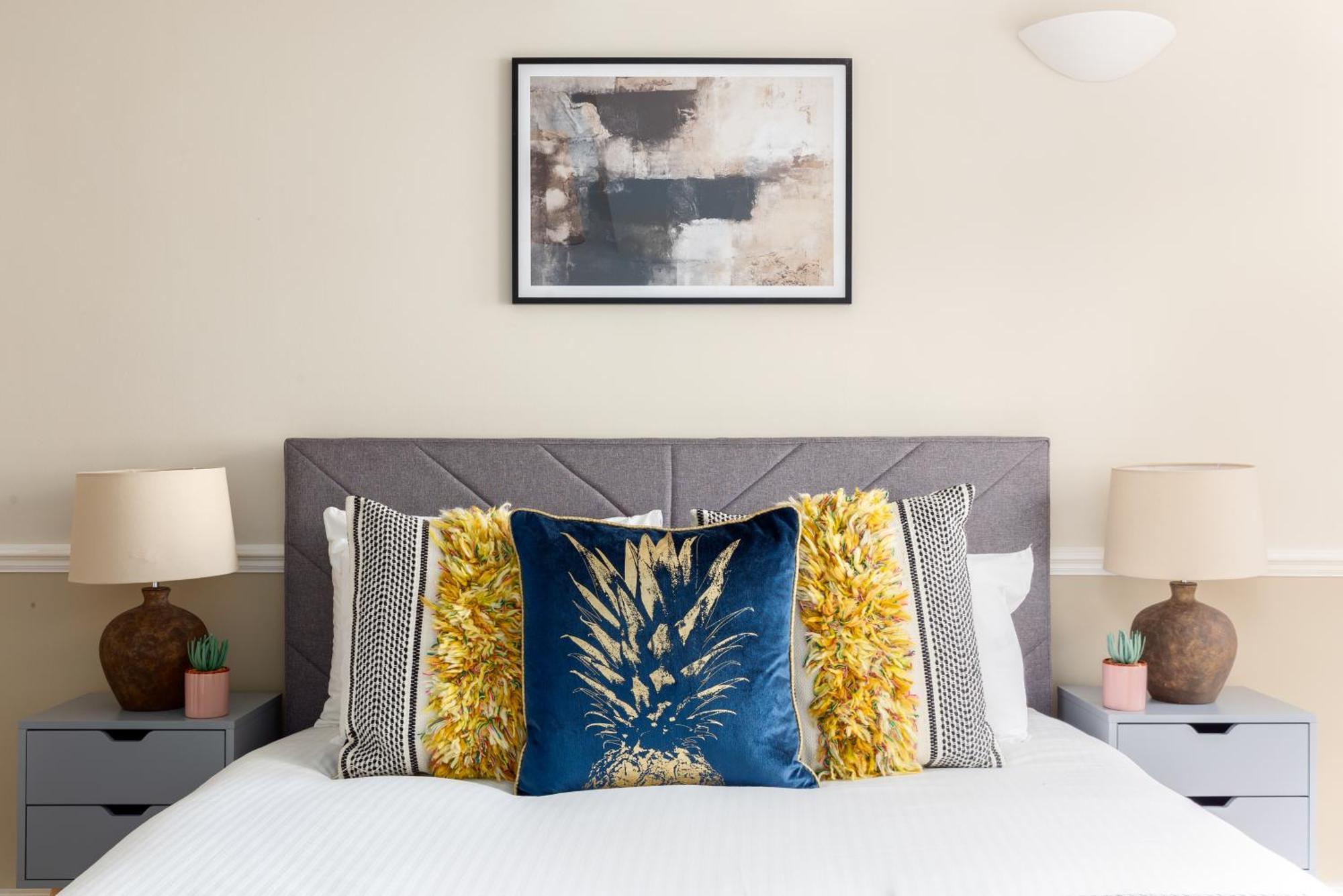 The Goldhawk Road Collection * London