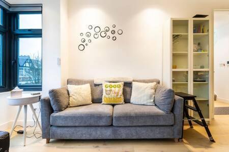 Modern Ealing Common Duplex Appartement Londen