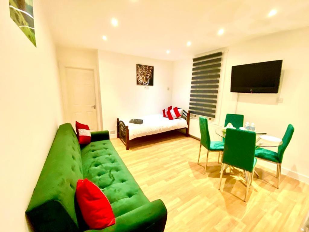 Appartement One Bedroom Queen's Park In *