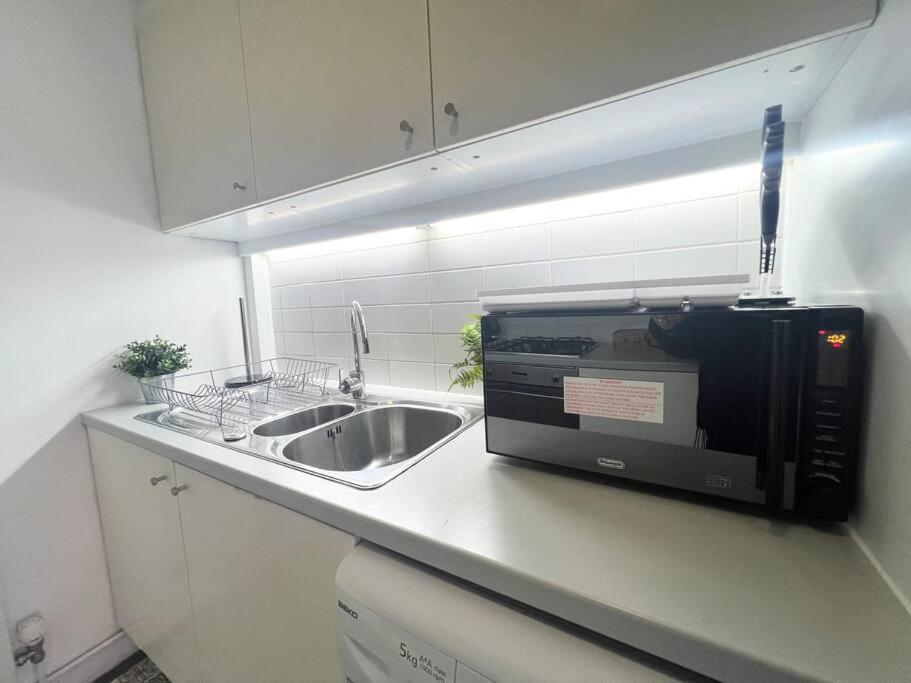 Camden Loft Apartment- 3 *