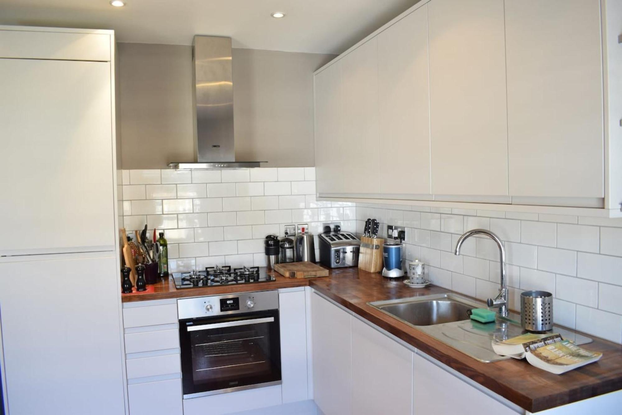 Apartment Contemporary 2bd Flat 4 Mins To Finsbury Park! London
