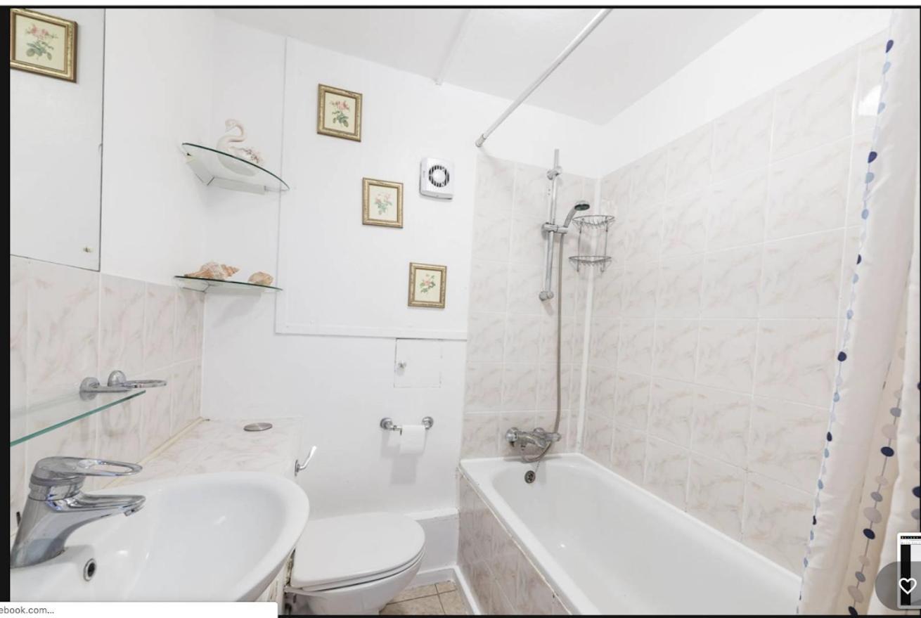 Spacious With Skyline Views Close To Eye Homestay