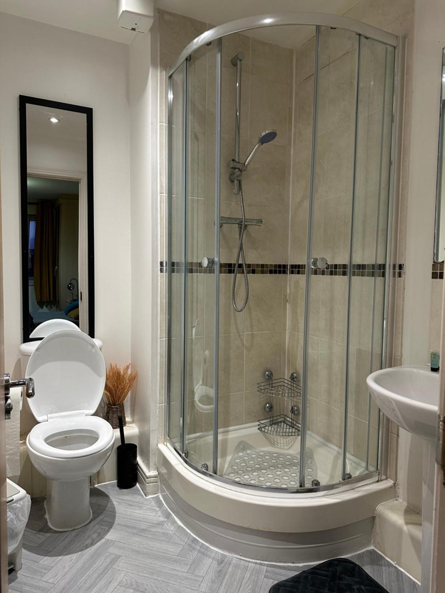 Abba Corner Apartment London