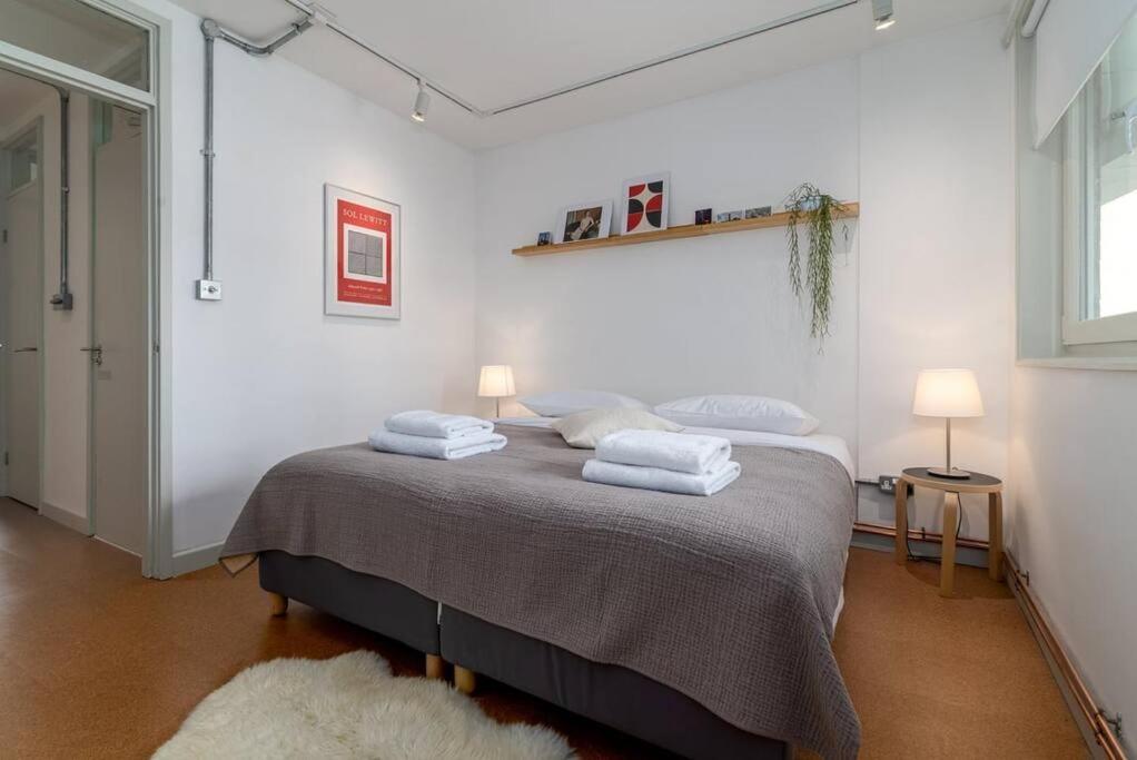 Apartment 2-bedroom Minimalist In Borough London