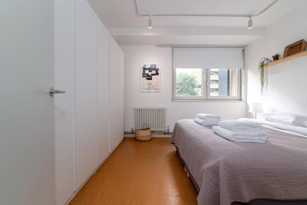 2-bedroom Minimalist In Borough Apartment London
