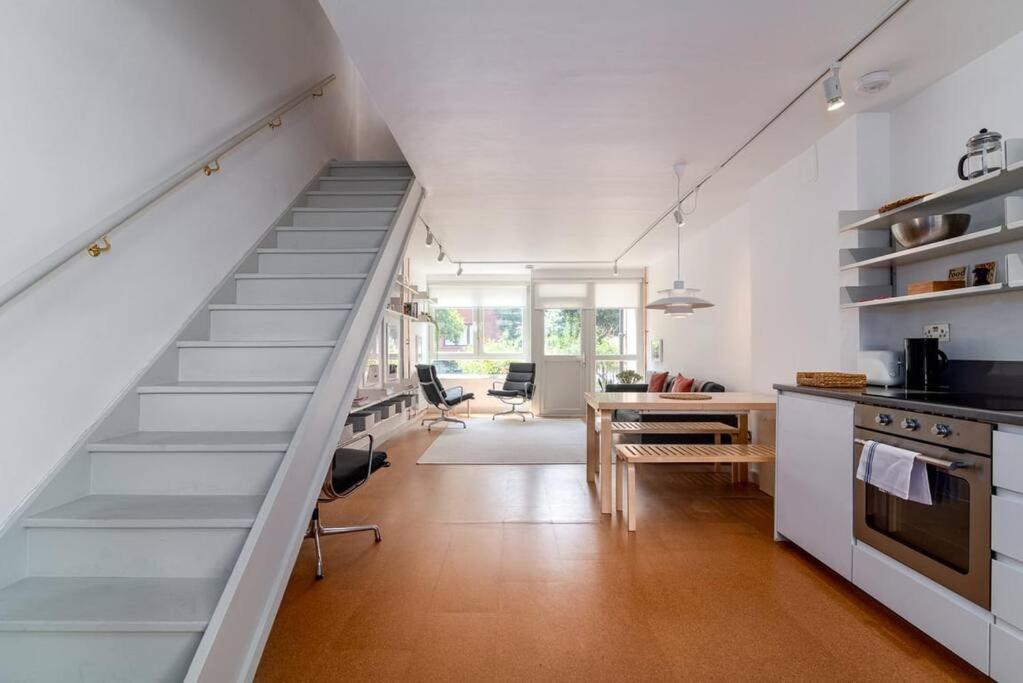 2-bedroom Minimalist In Borough London