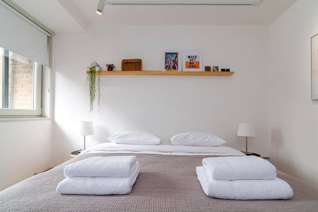 Apartment 2-bedroom Minimalist In Borough *