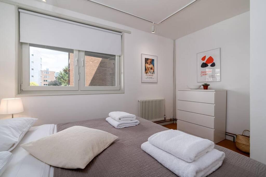 Apartment 2-bedroom Minimalist In Borough London
