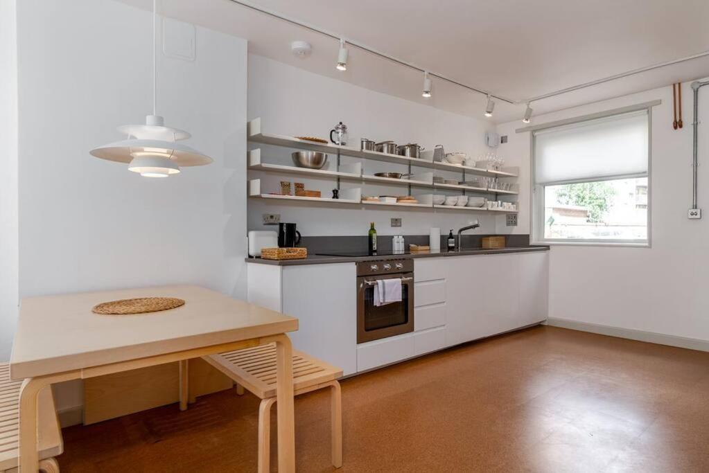 2-bedroom Minimalist In Borough London