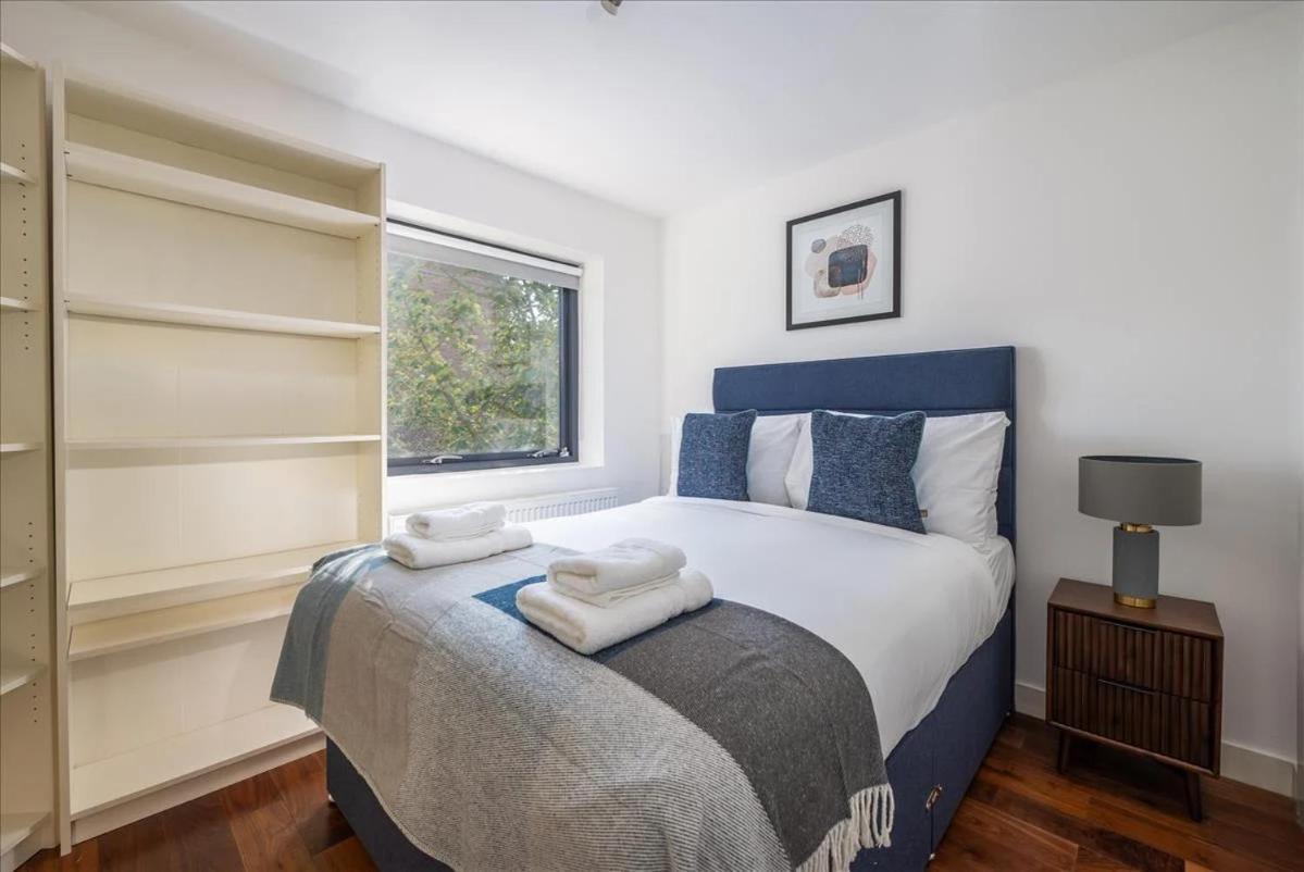 Sandmere Road By Capital Londres