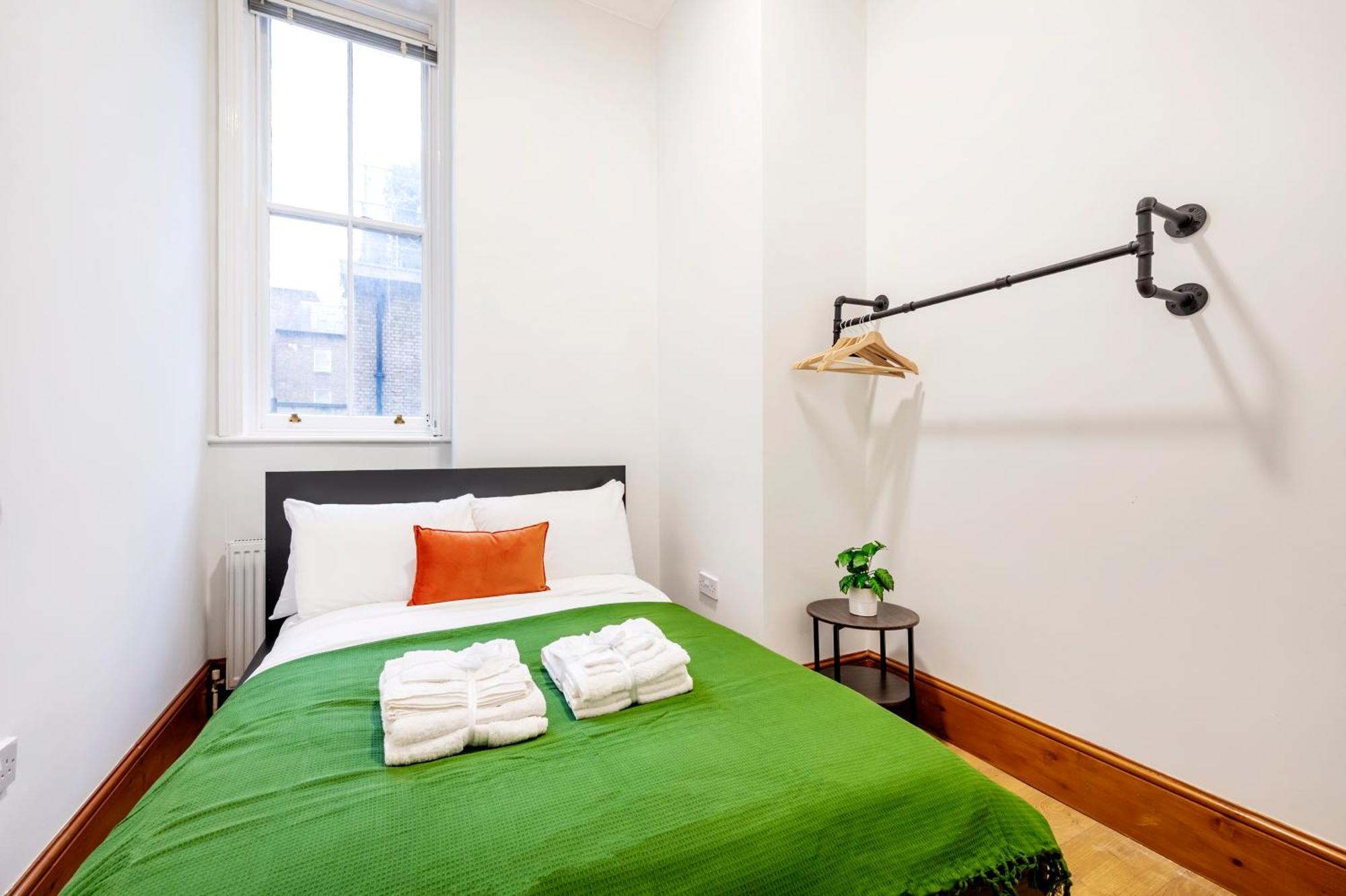 Apartment 2 Bedroom In Center Of *