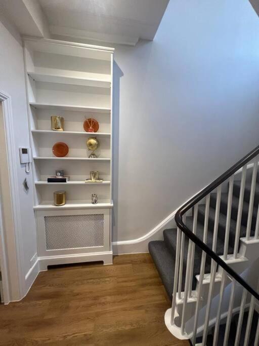 Apartment Flat In The Heart Of Holland Park *