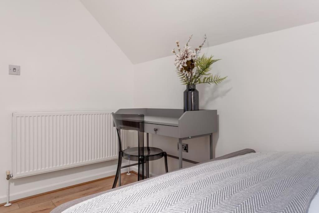 4 Beds - 20 Min To Vakantiehuis Londen
