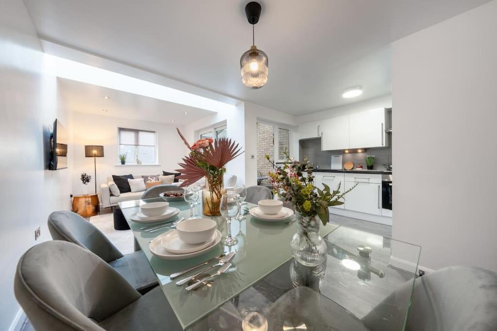 Vakantiehuis 4 Beds - 20 Min To Londen