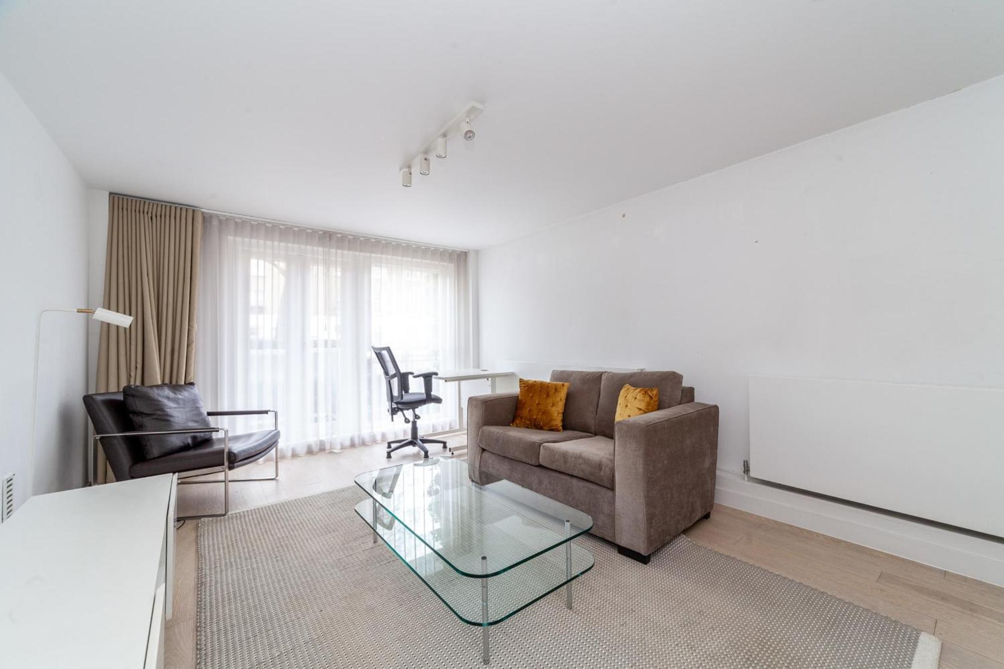 Relay Two Bedroom Belgravia Charm Apartment *