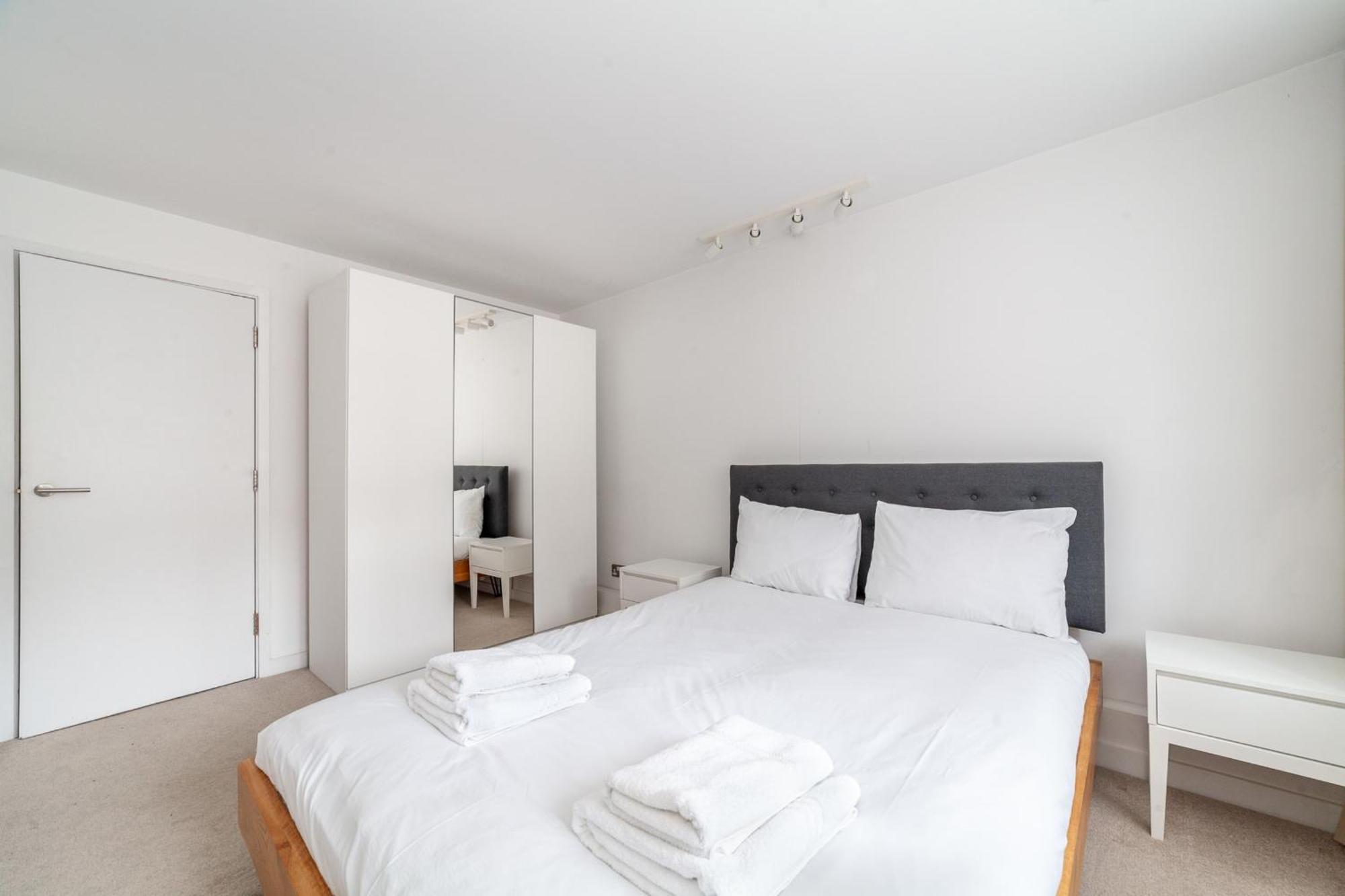 Apartment Relay Two Bedroom Belgravia Charm