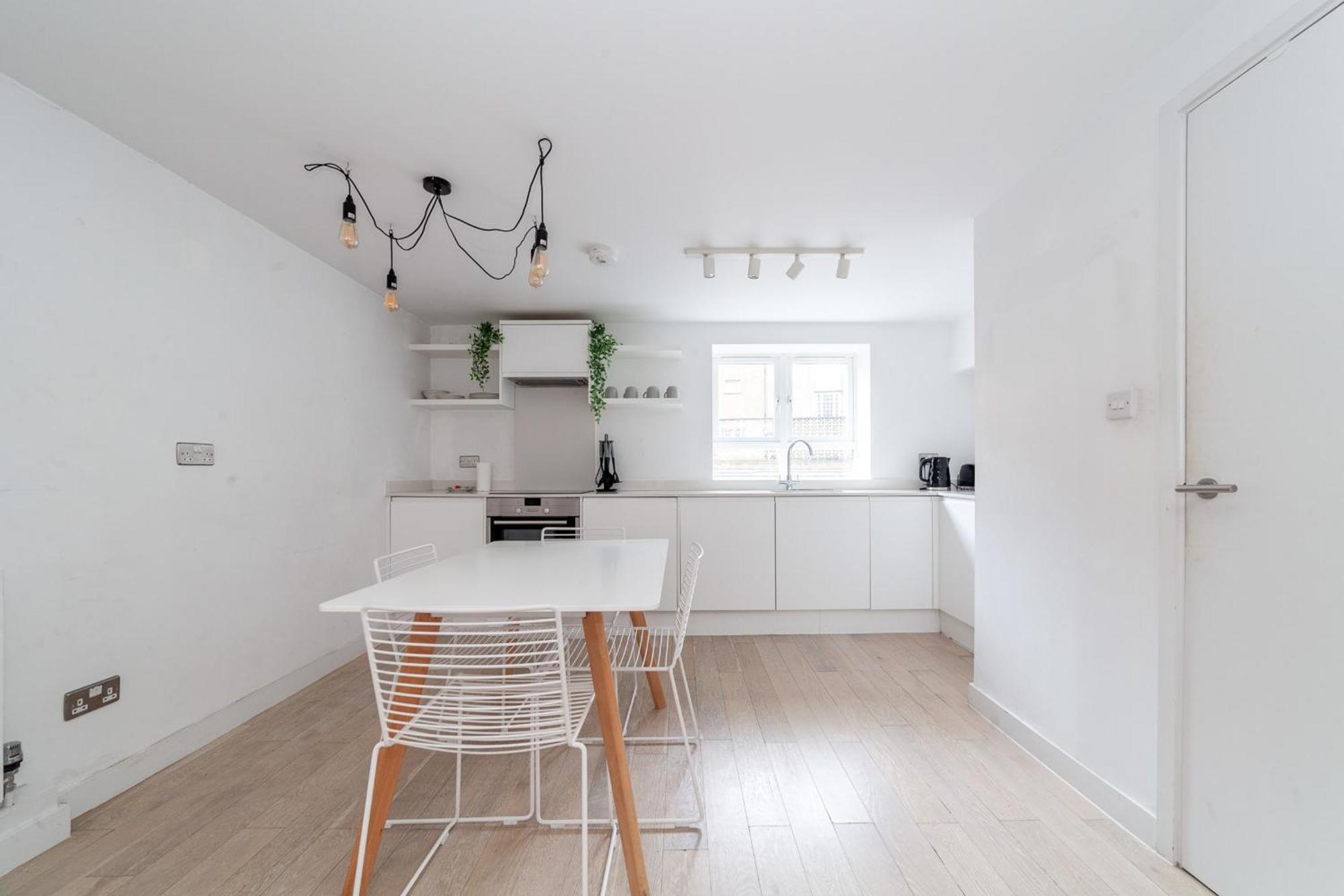 Relay Two Bedroom Belgravia Charm London