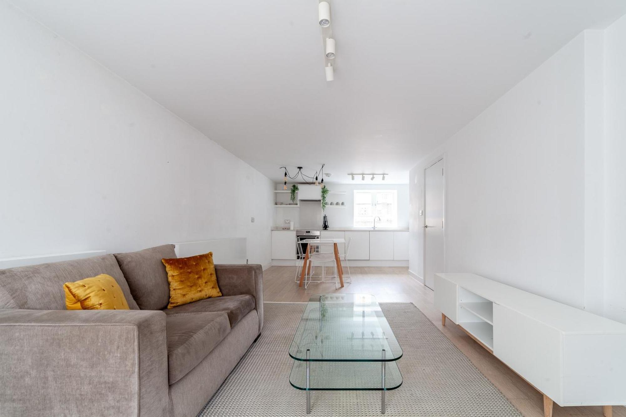 Relay Two Bedroom Belgravia Charm * London
