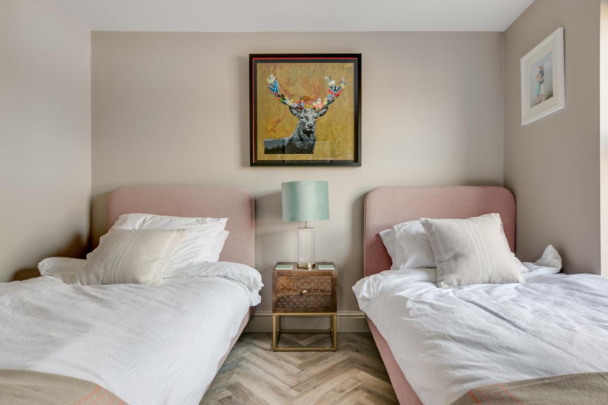 Apartment Stylish 2 Bed Flat With Balcony Great Views Nrtube *