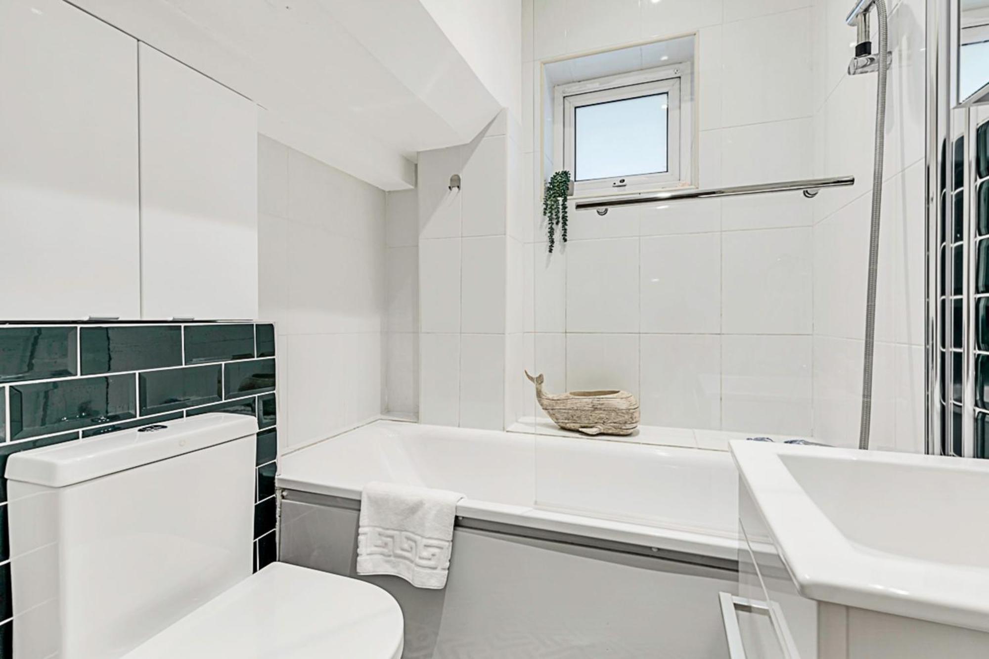 Modern Comfort Two Bedroom Gem On The Rye Apartment London