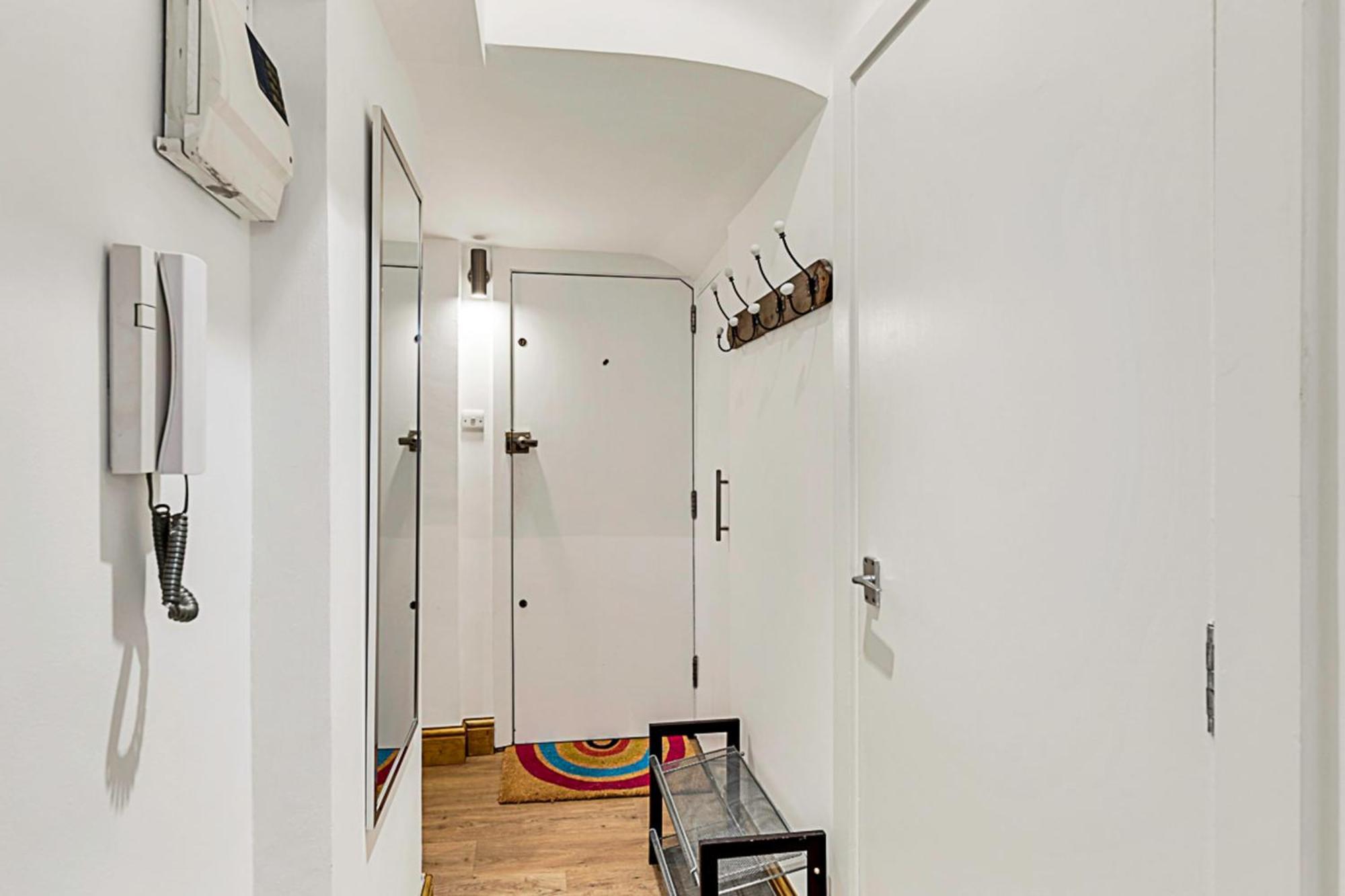 Modern Comfort Two Bedroom Gem On The Rye * London