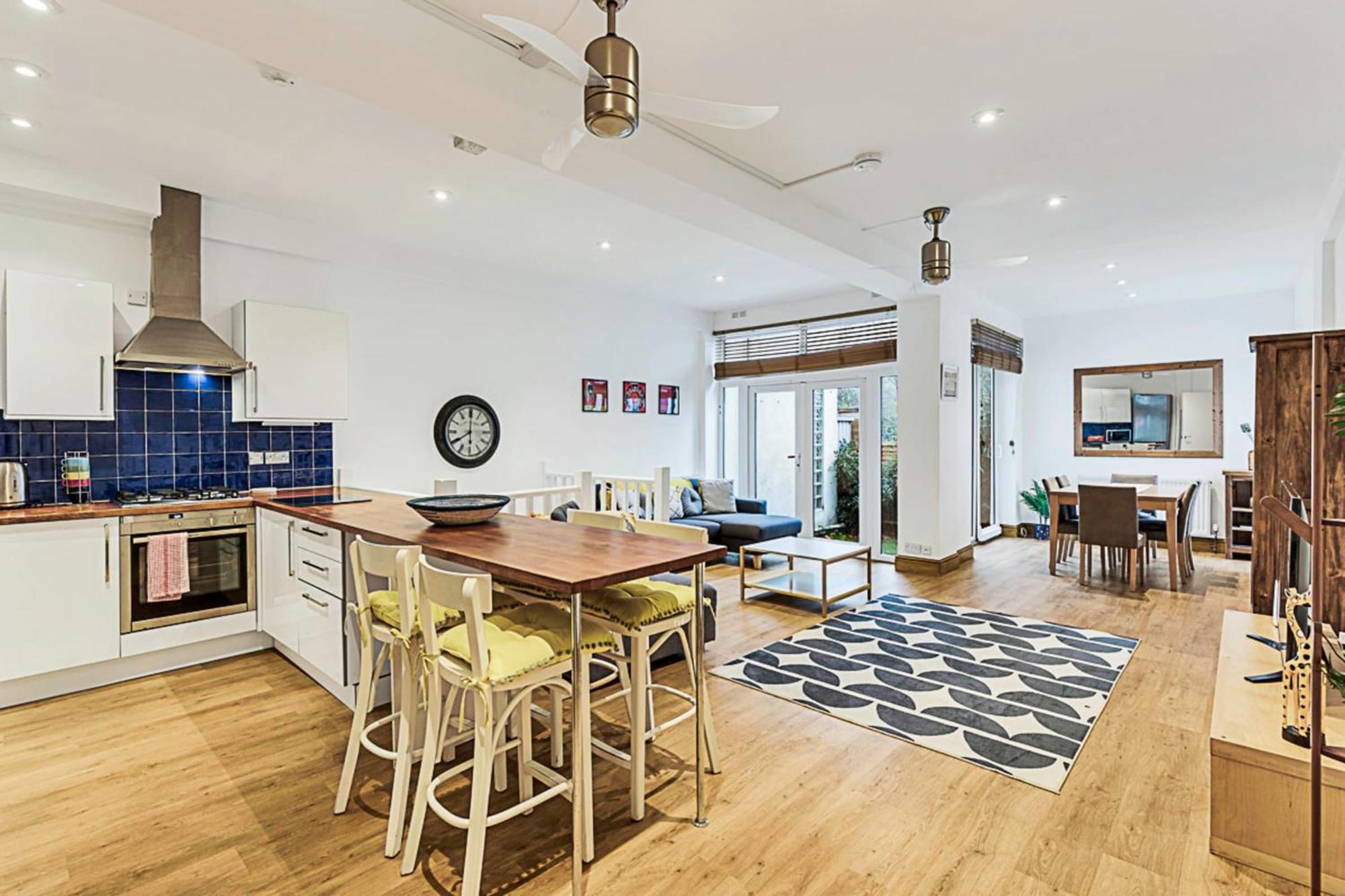 Modern Comfort Two Bedroom Gem On The Rye London