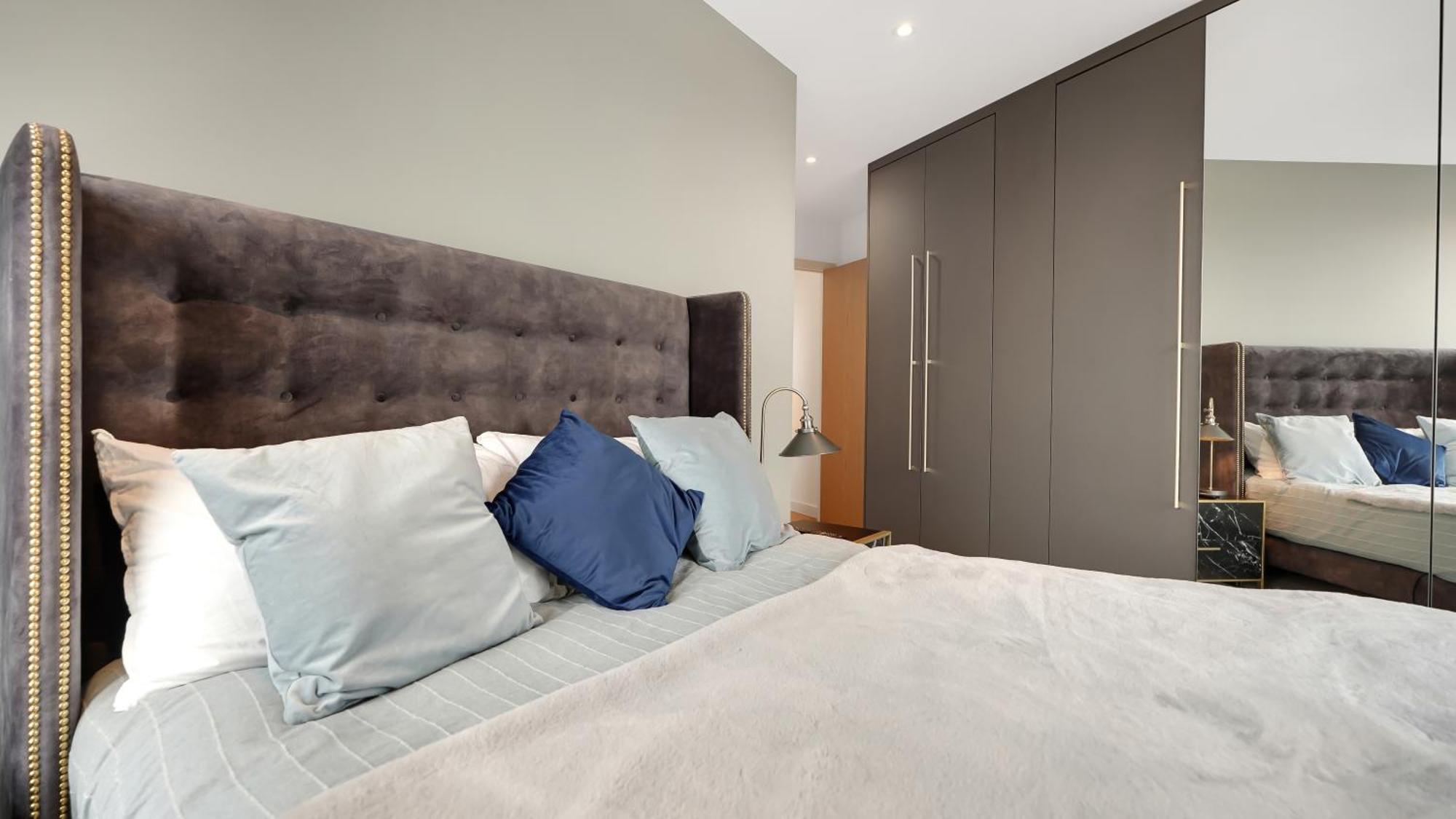 Modern And Spacious Penthouse In Putney With Free Parking * Londen