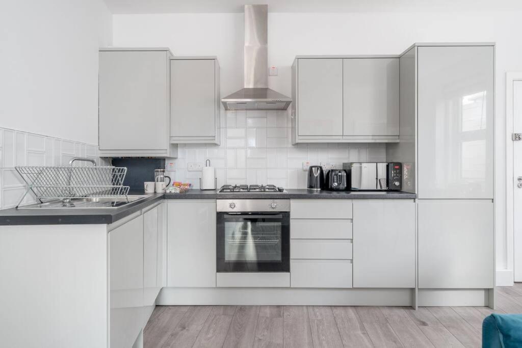 Spacious 2bed Brick Lane Flat - 2nd Floor * Londen