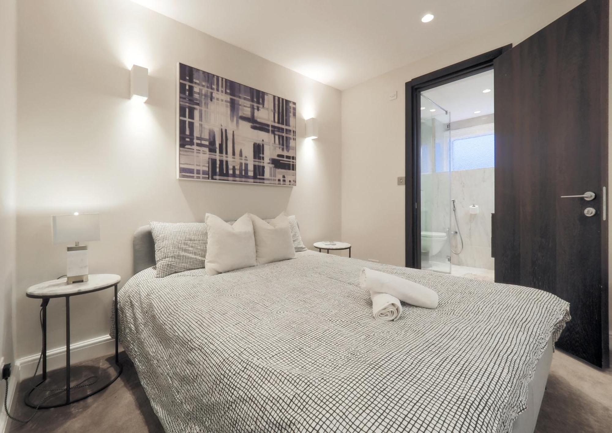 Luxury 3 Bedroom Flat In Maida Vale * Londen
